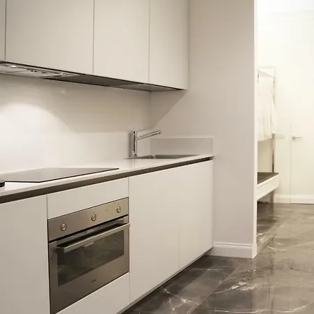 Via Roma 119 * La Spezia