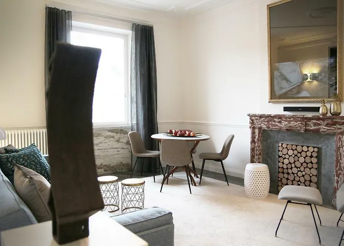 Via Roma 119 * La Spezia